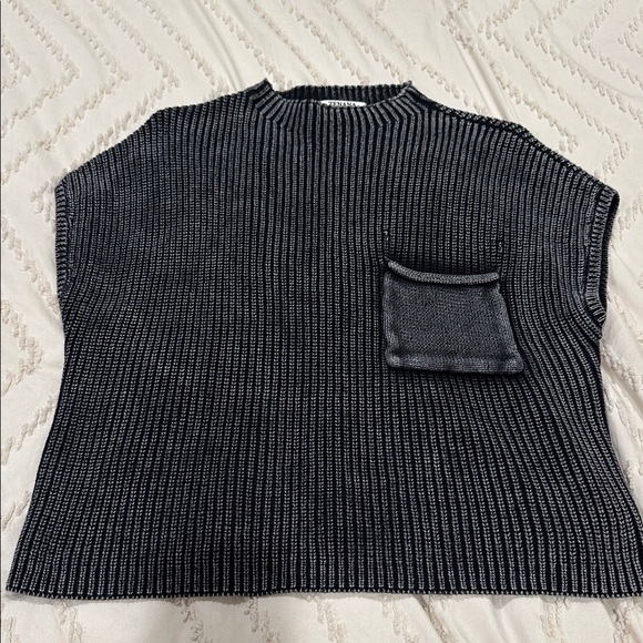 Zenana Outfitters Black and Gray Knit Sweater - Picture 1 of 4